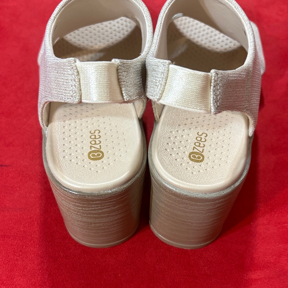 Bzees Stretch Open-Toe Slingback Sandals - Picture 3 of 8